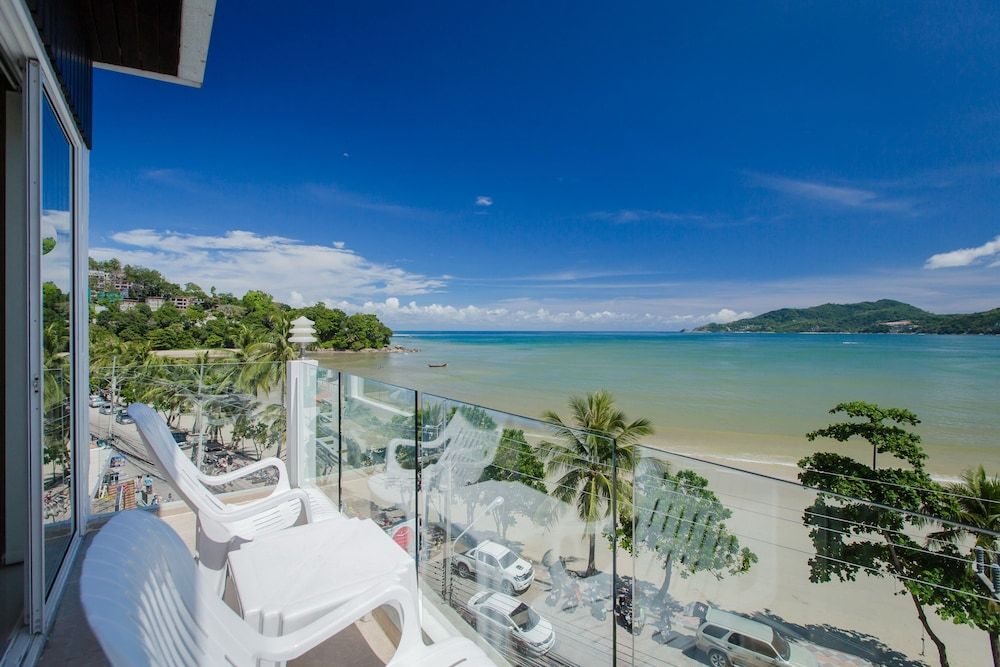 The Front Hotel and Apartments 1