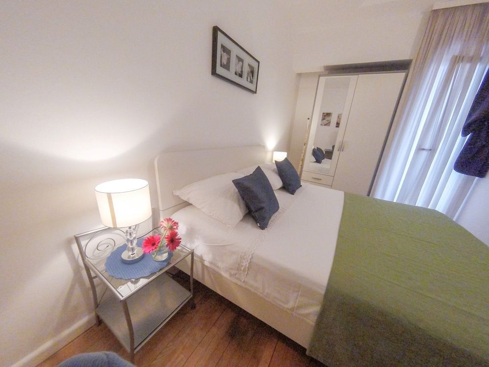 Apartments Sunny Split 2