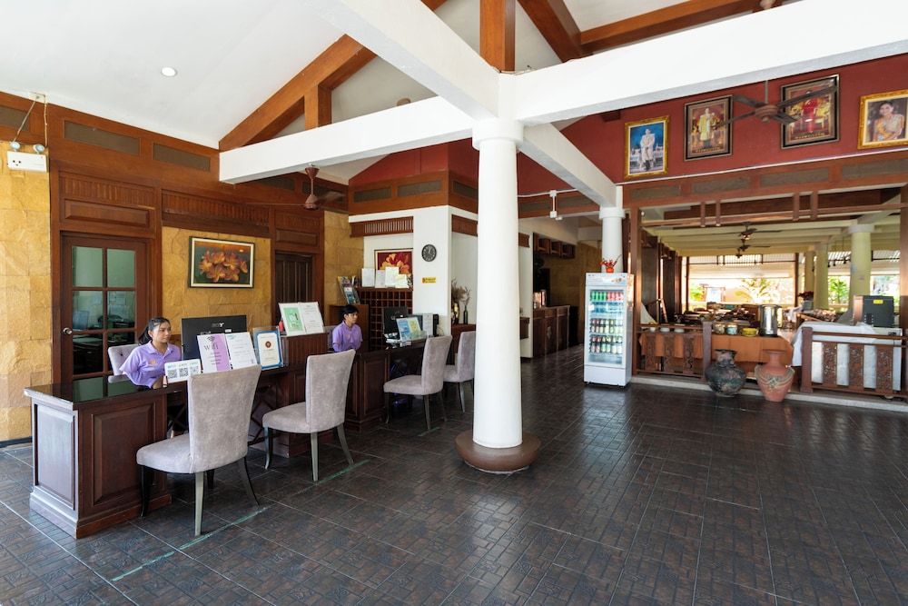 Phuket Leelavadee Hua Ting Resort 2