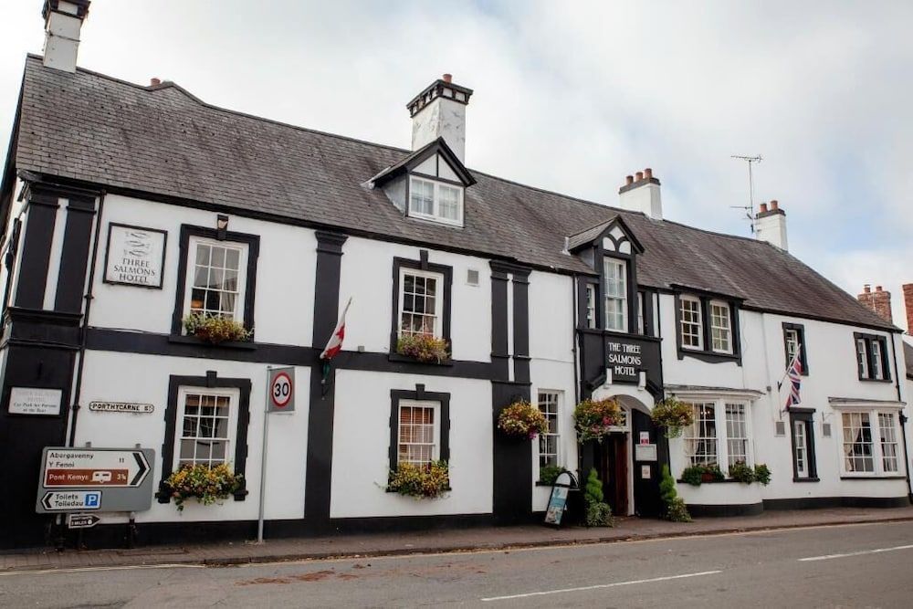 Three Salmons Hotel 1