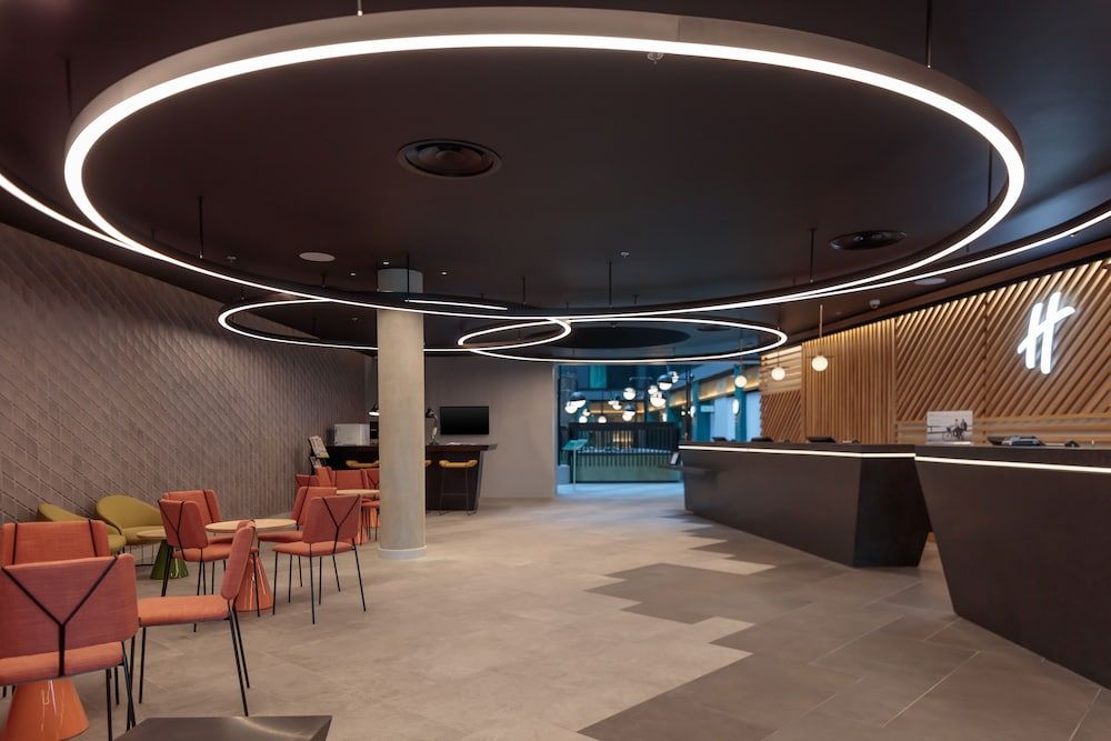 Holiday Inn LONDON - HEATHROW BATH ROAD by IHG 1