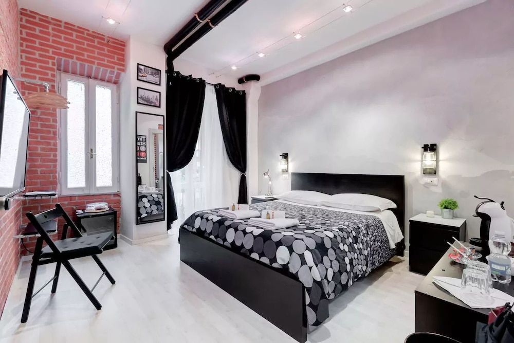 Moonlight Inn Guesthouse 1
