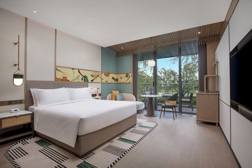 Holiday Inn Deqing Xinshi Ancient Town by IHG 2