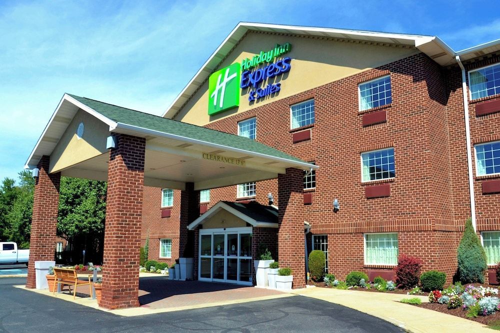 Holiday Inn Express & Suites MONACA - CENTER TOWNSHIP by IHG 1