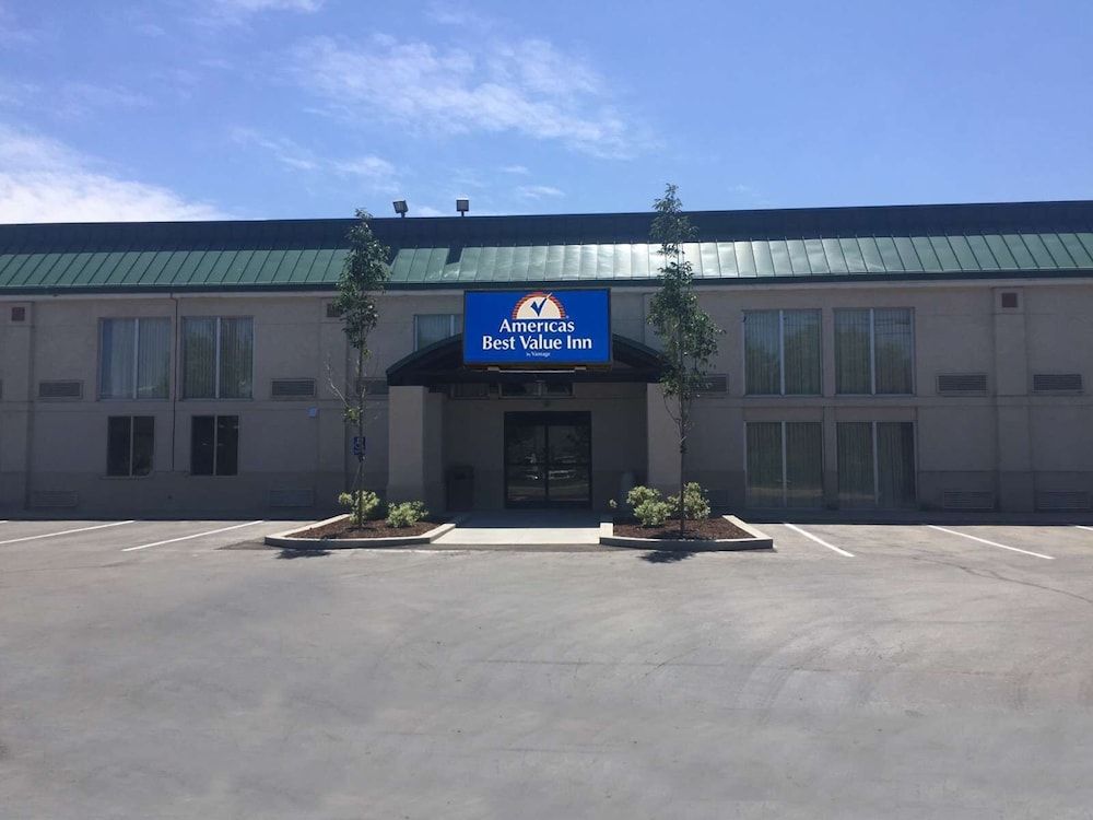 Americas Best Value Inn & Suites-Boise 1