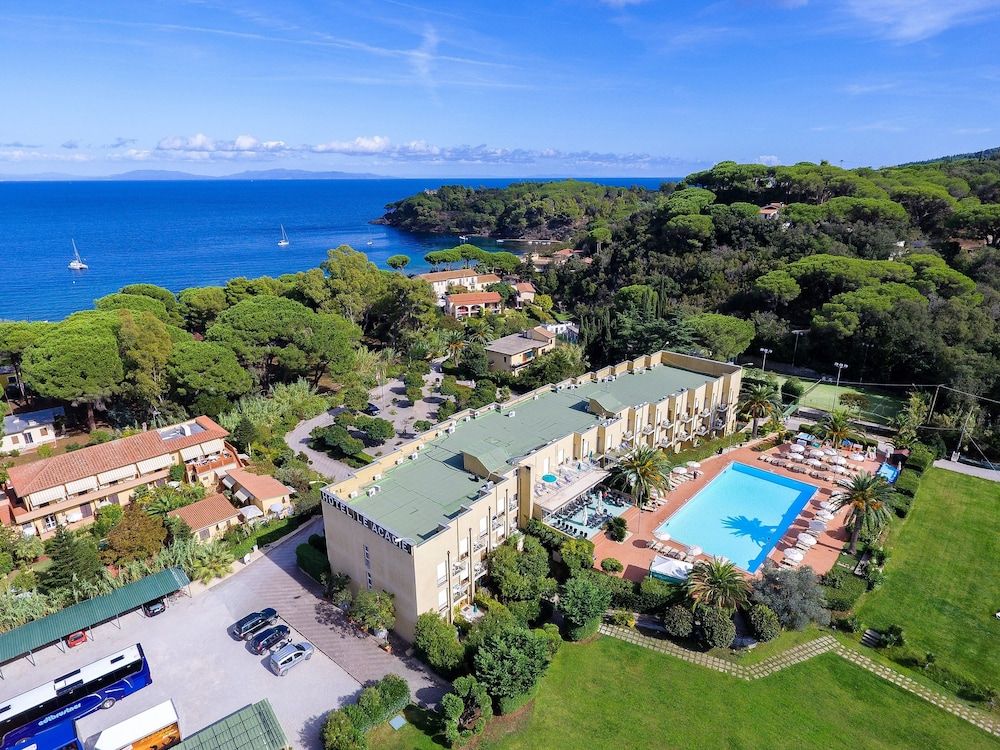 Hotel in Capoliveri with private beach 1