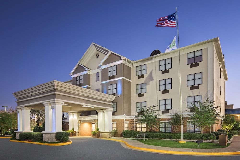 Holiday Inn Express & Suites BYRON by IHG 1