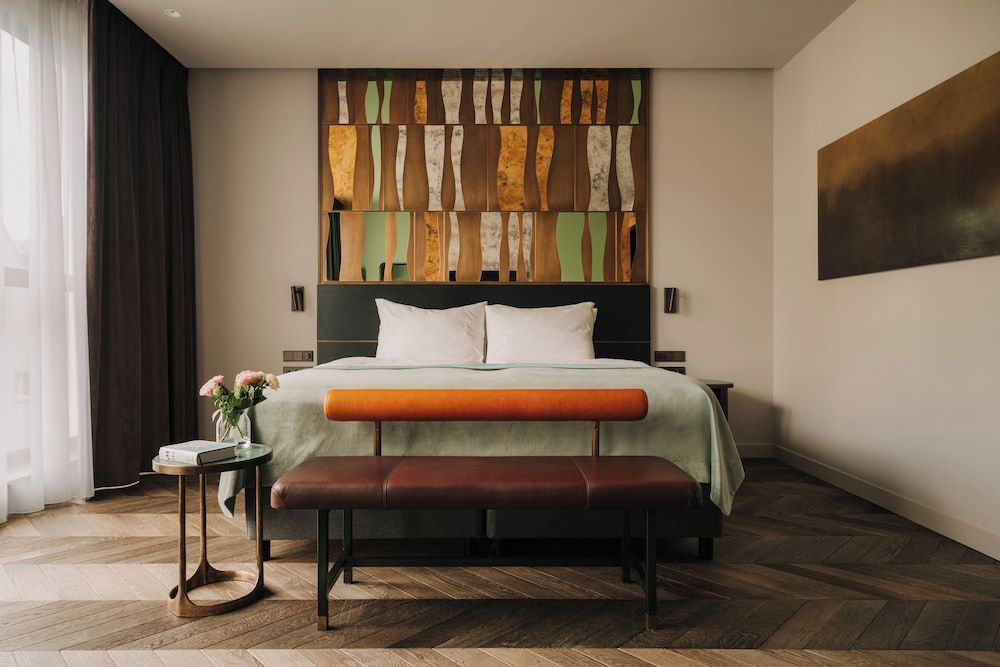 The Cyrus Hotel 1