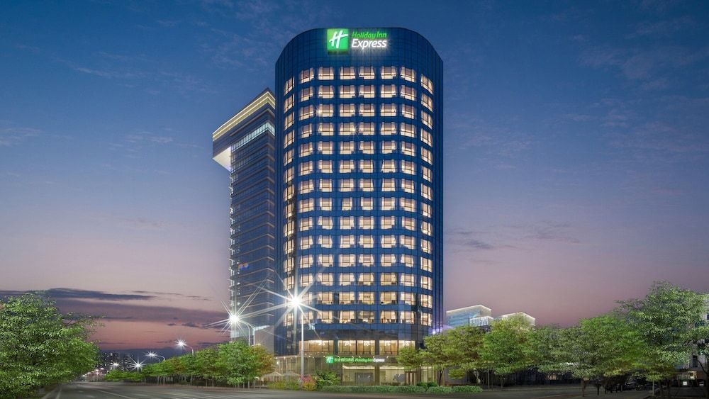 Holiday Inn Express Beijing Yizhuang Tongminghu by IHG 1