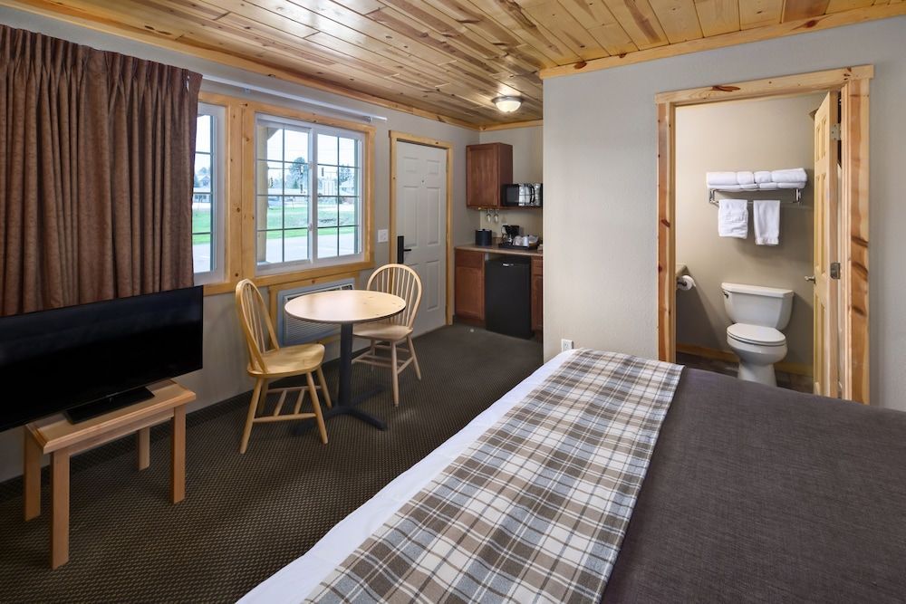 Rock Crest Lodge & Cabins 1