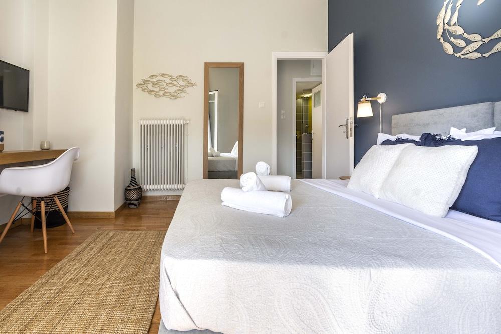 Dandelion Apartment with Acropolis View 2