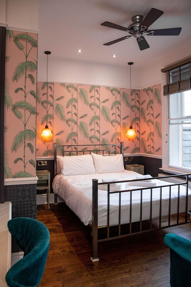 Crown Hotel 1