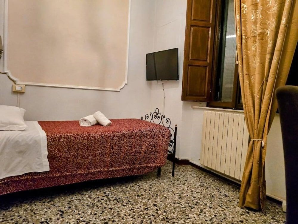Dietro al Corso 12 PM Check Out & City Center Stay 2