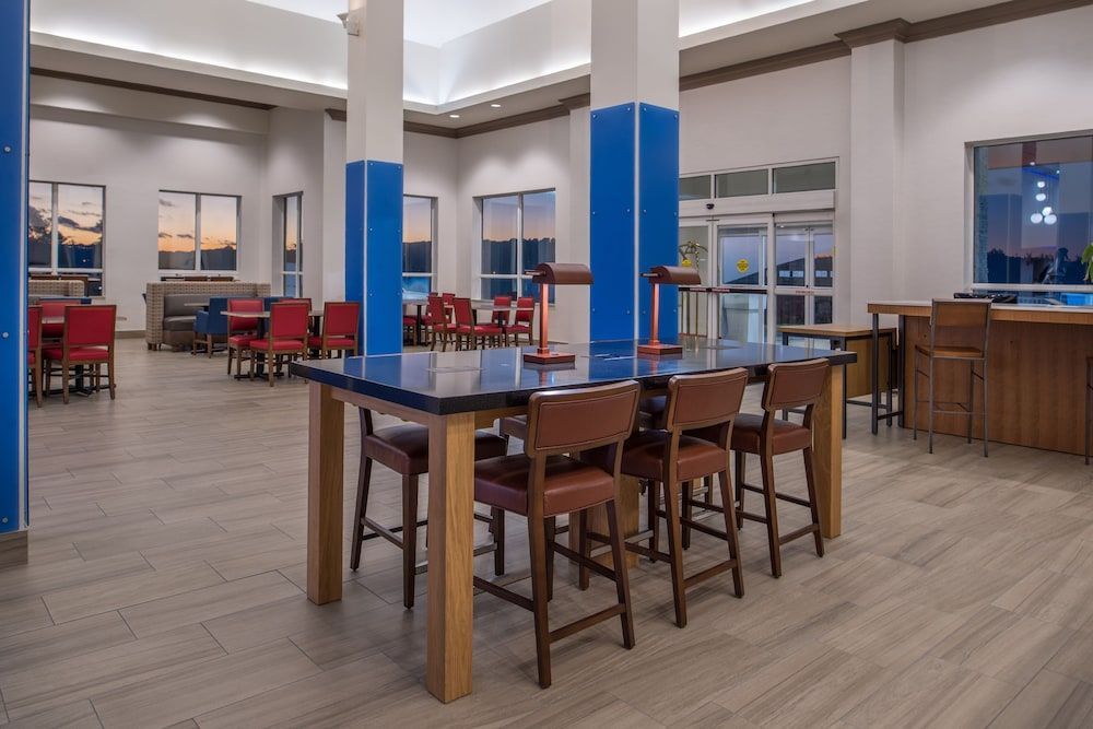 Holiday Inn Express MYSTIC - GROTON AREA by IHG 2