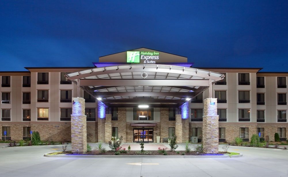 Holiday Inn Express & Suites ST LOUIS AIRPORT by IHG 1