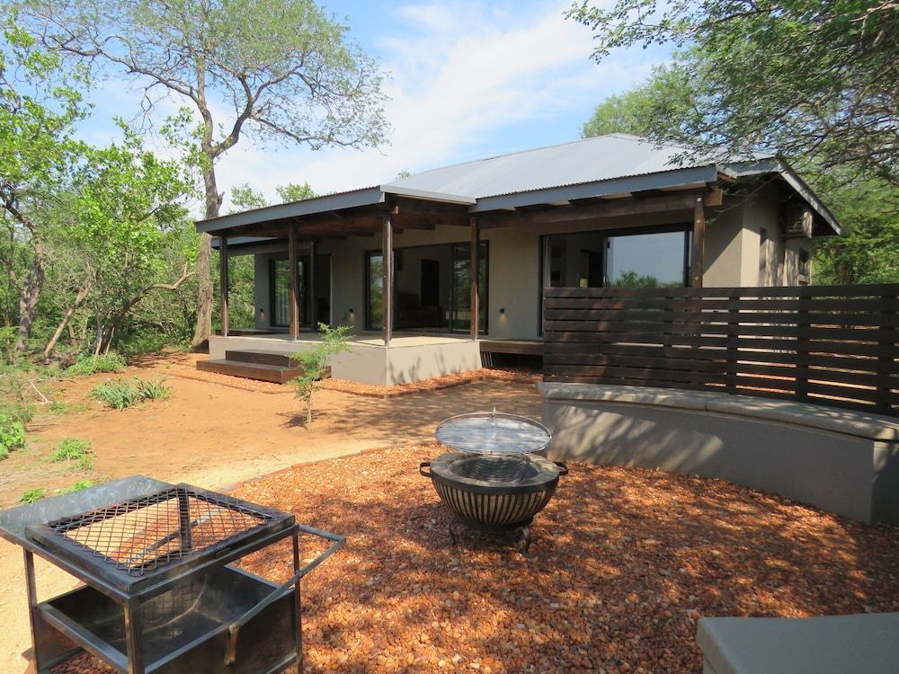 Wild Dog Guest Lodge 1