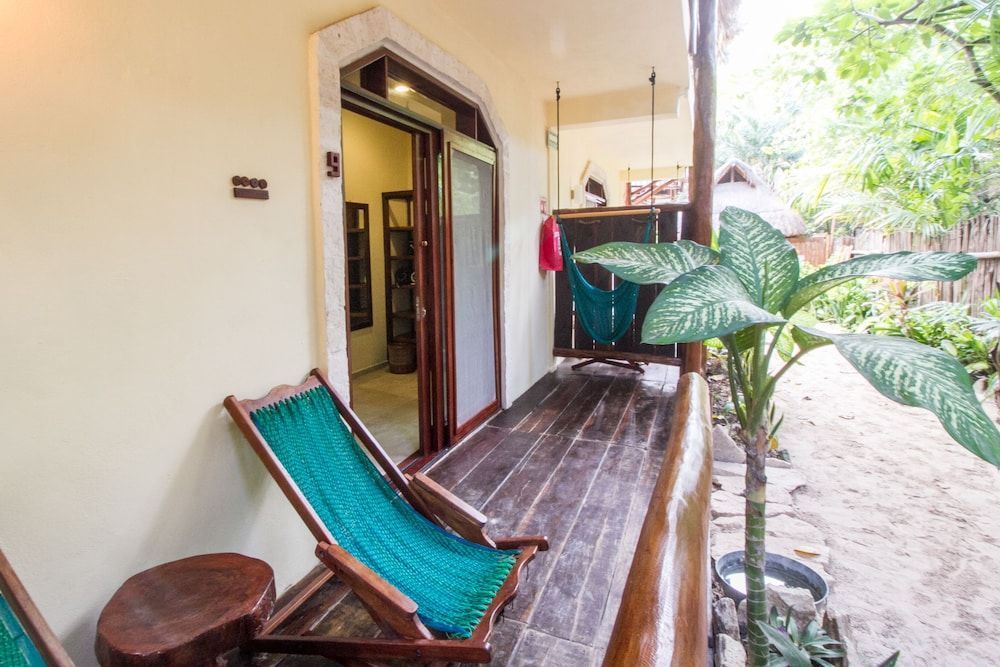 Playa Canek Beachfront Eco Hotel 2