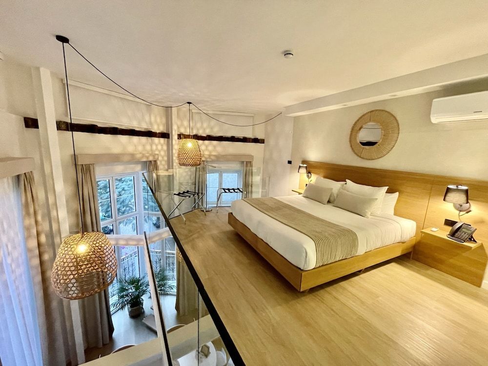 Hotel Emblemático Hi Suites 1