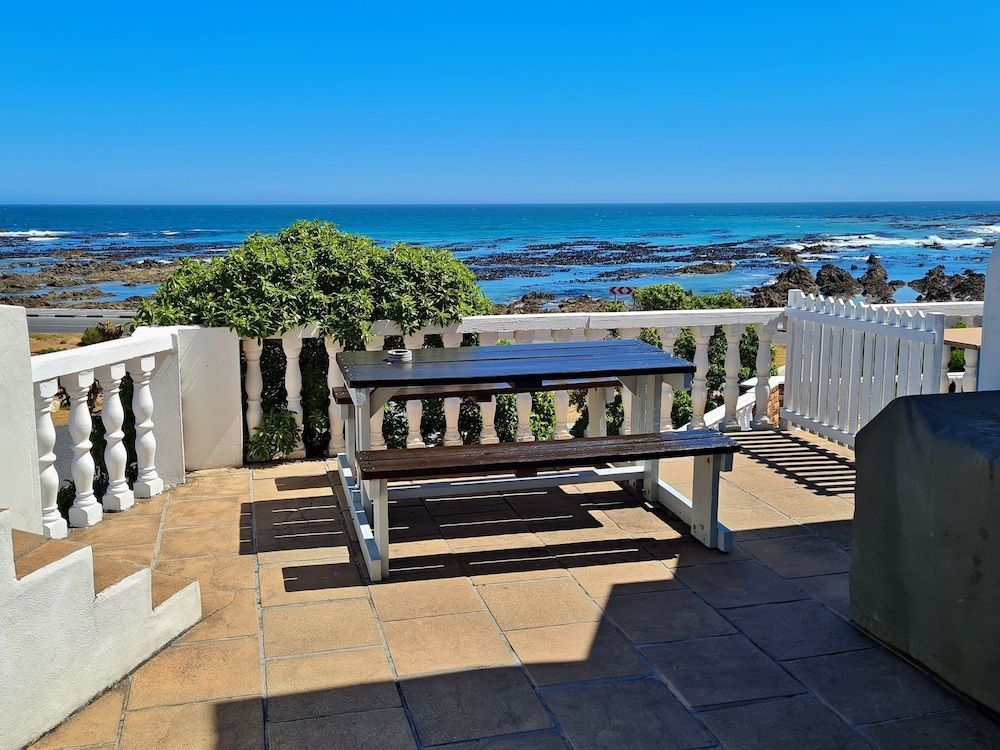 Walkerbay Accommodation 1