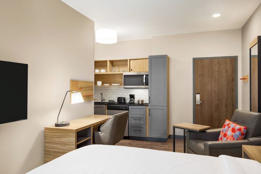 Candlewood Suites Mesa - Phoenix East by IHG 1