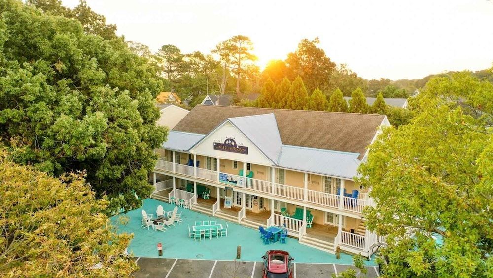 Canalside Inn 1