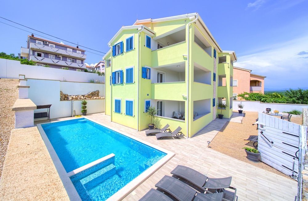 Apartments Mali Nono 1