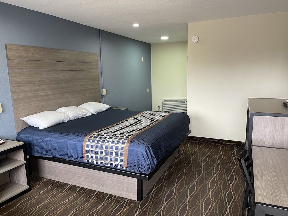 Americas Best Value Inn Alexandria 1