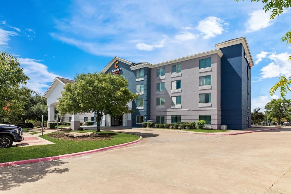 Comfort Suites Austin Airport 1