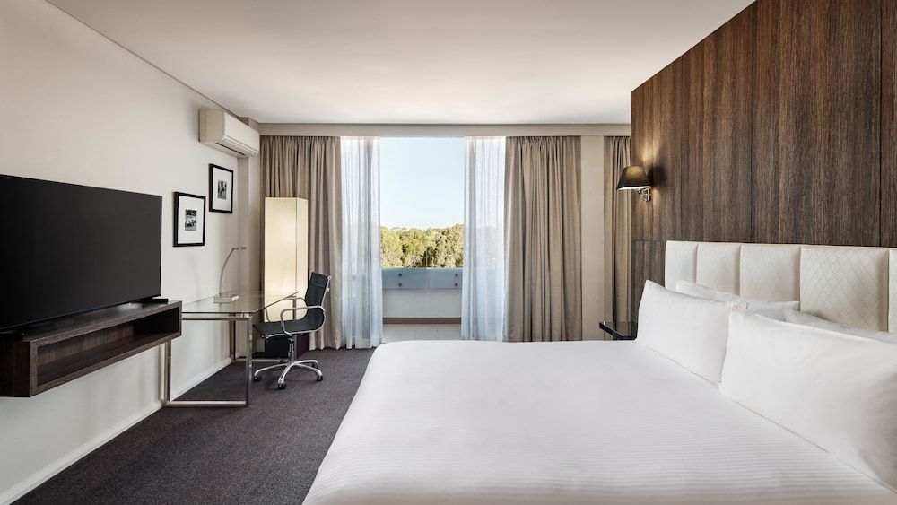 Holiday Inn WARWICK FARM by IHG 1