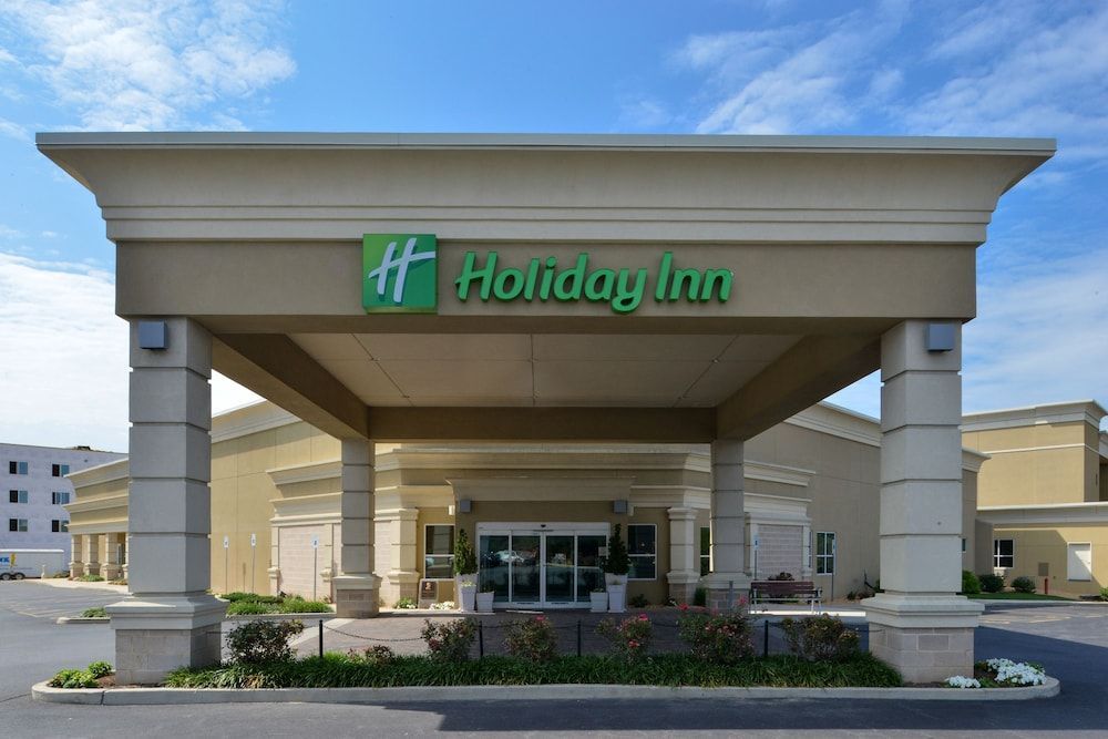 Holiday Inn MARTINSBURG by IHG 1
