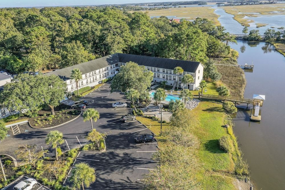 Charleston Creekside Inn 1