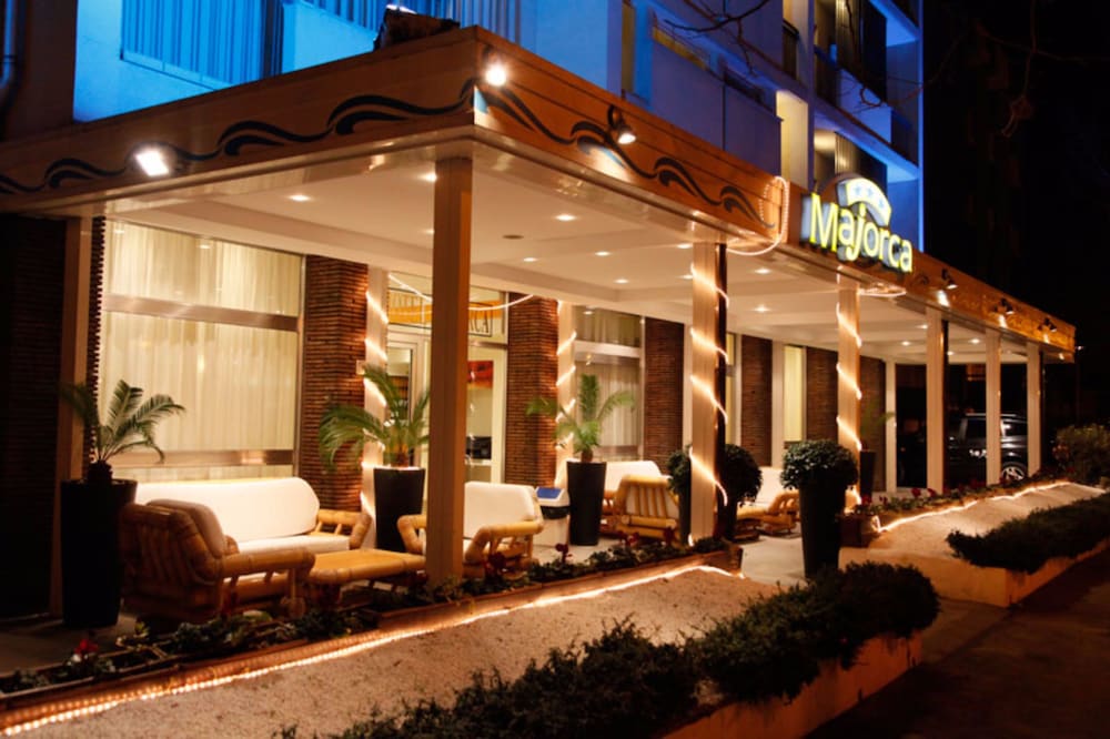 Hotel Majorca sul Mare in centro a Riccione con Area Fitness 1