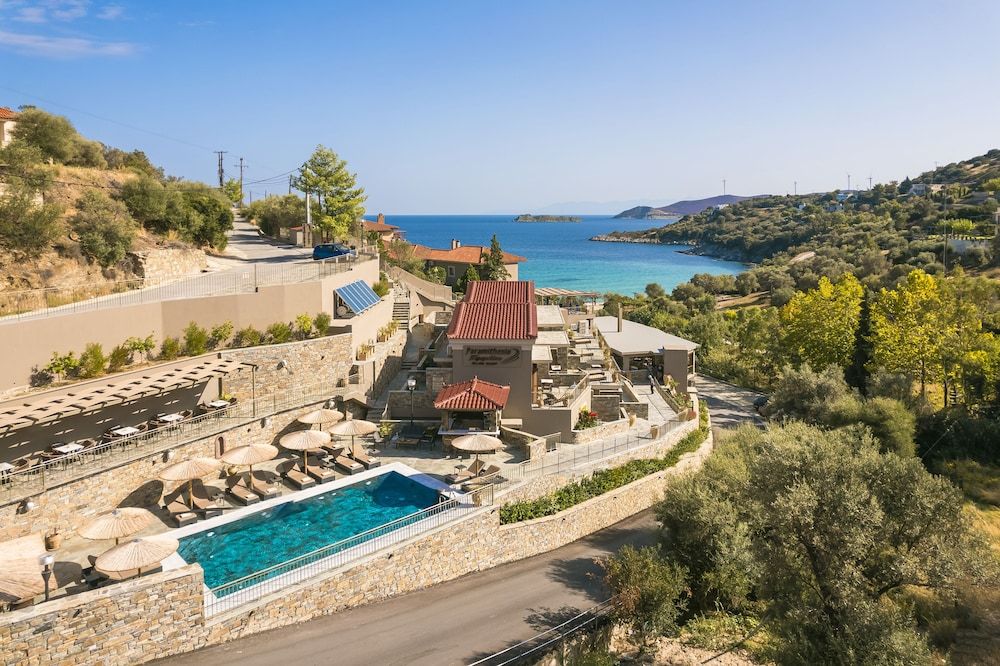Paramithenio Village Beach Resort & Spa 1