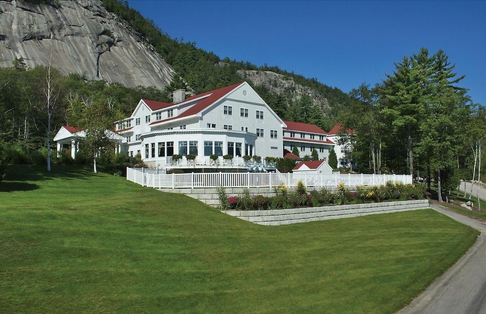 White Mountain Hotel and Resort 1