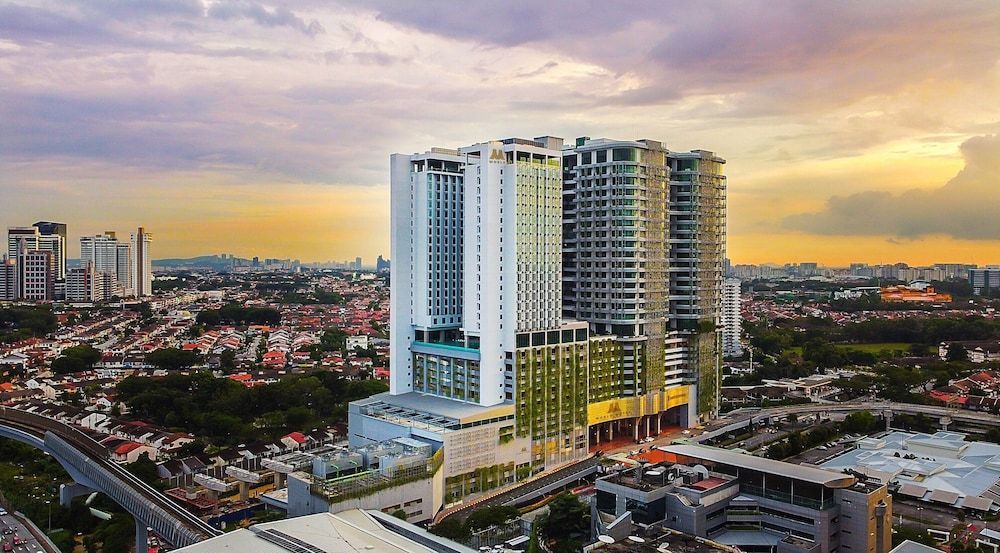 M World Hotel 1