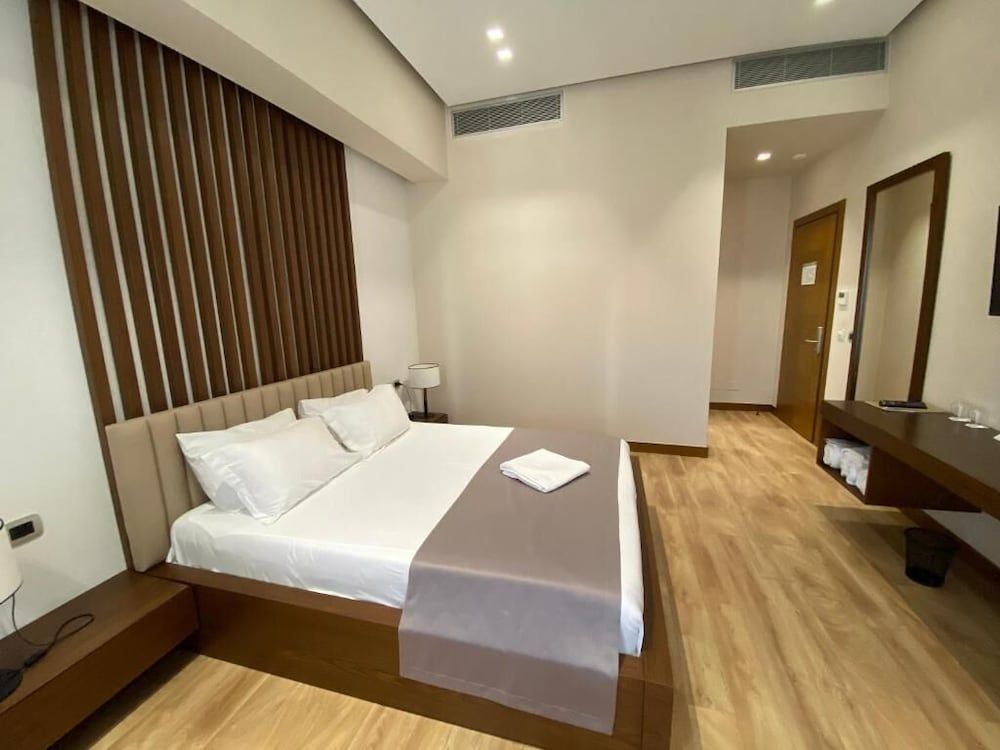 Portik Hotel 2