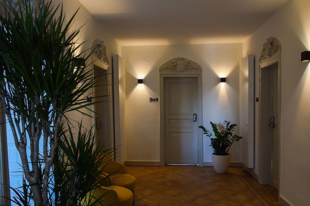The Mansion 1