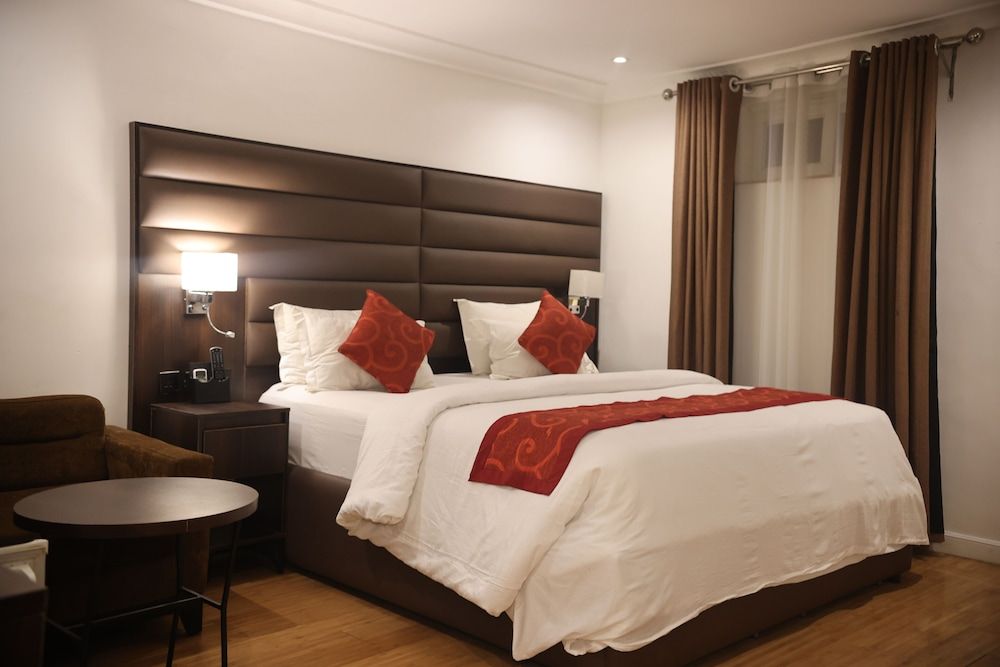 Bolton White Hotel 1