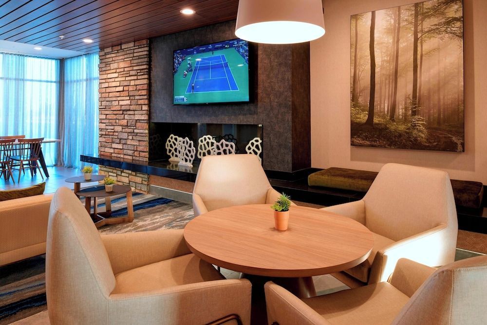 Fairfield Inn & Suites by Marriott Columbus, IN 2