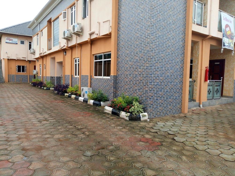 De Maria Inn 1