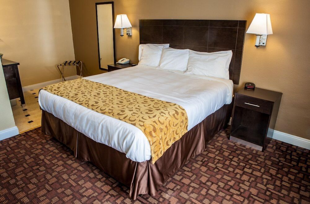 Marinwood Inn & Suites 2