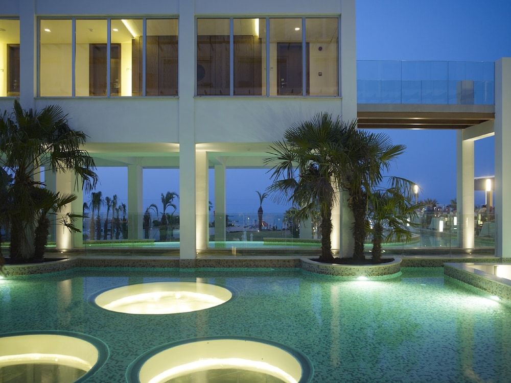Sunrise Pearl Hotel & Spa 2