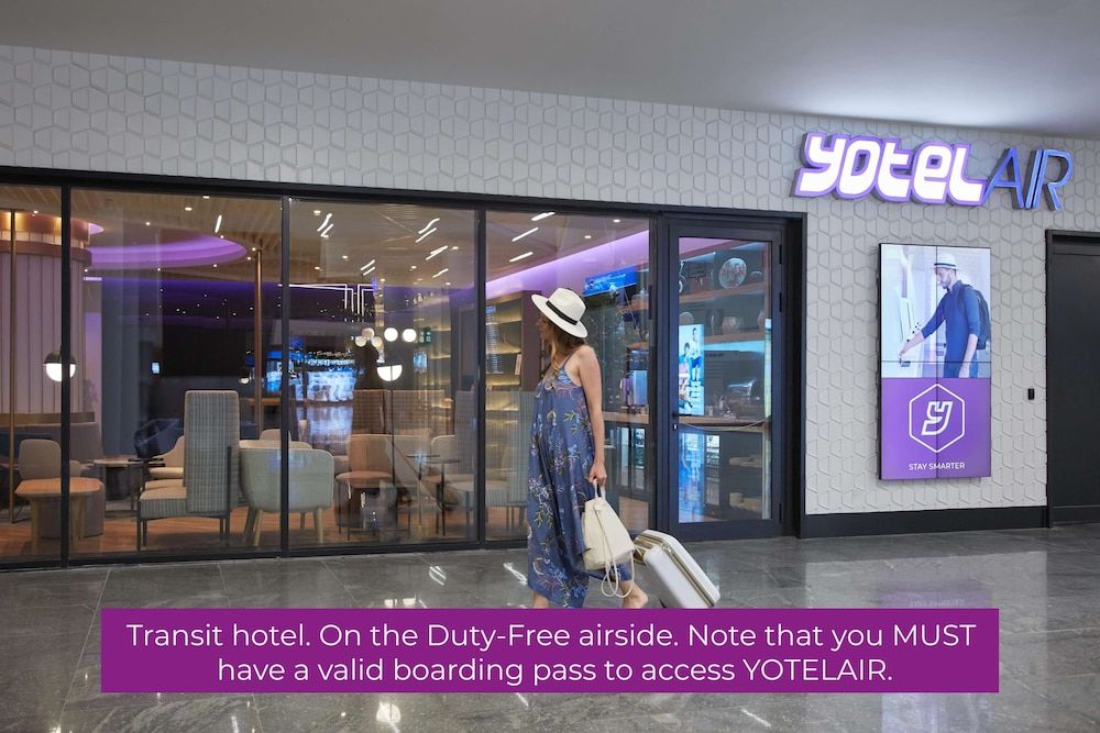 YOTELAIR Istanbul Airport, Duty free - International Transit area 1