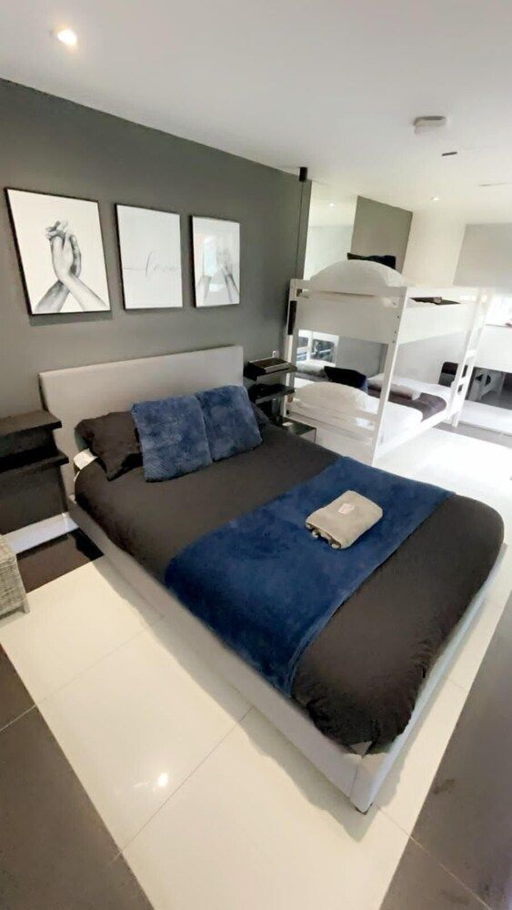 NEW Privacy Suite Serene Apt 2