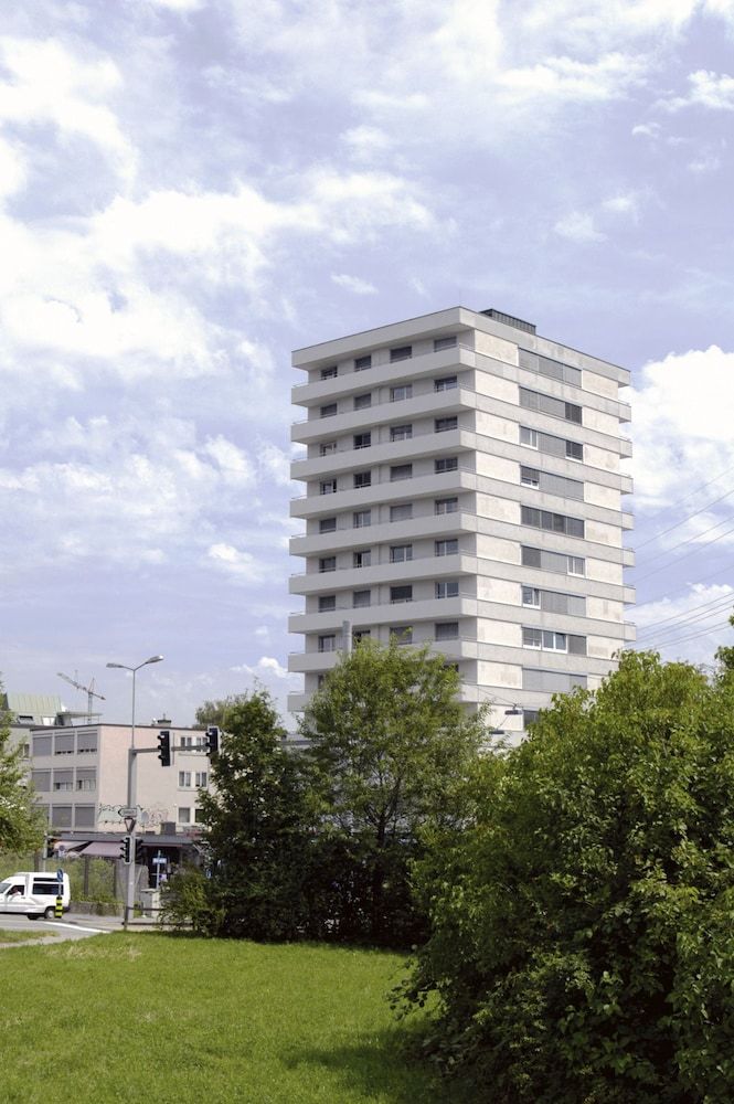 Swiss Star Tower - Self Check-In 1