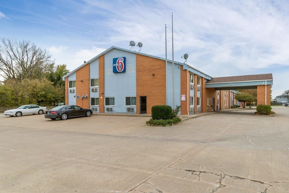 Motel 6 Davenport, IA 1