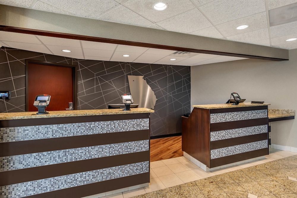 Drury Inn & Suites Atlanta Morrow 2