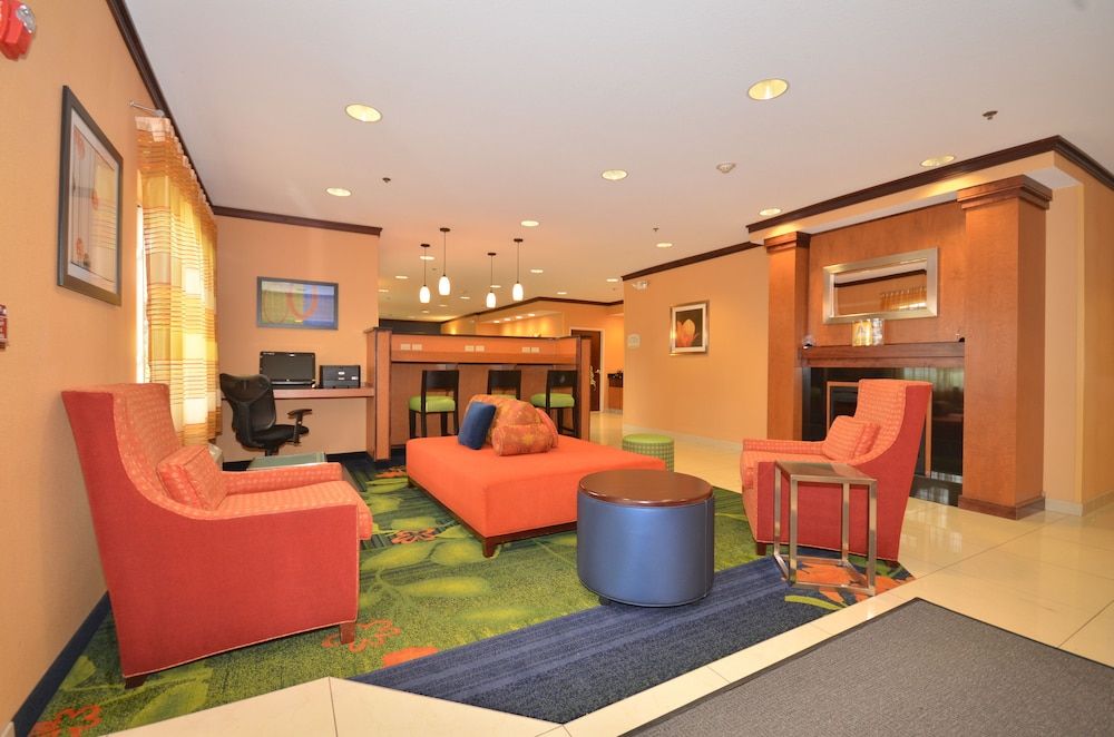 Fairfield Inn & Suites Jefferson City 2