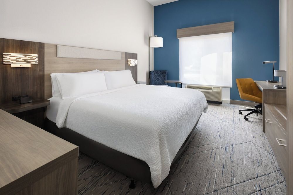 Holiday Inn Express & Suites NEWBERRY by IHG 2