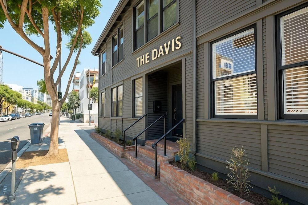 The Davis Downtown San Diego 1